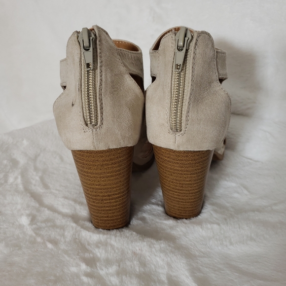 Not Rated Laser Cut Tan Wedge Shoes - Picture 4 of 6